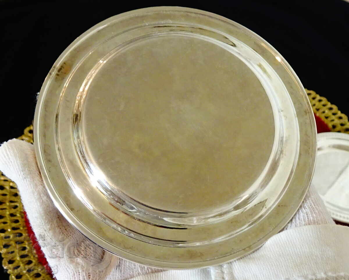 Аукцион Посребрени бронзови чинии,перлен релеф.