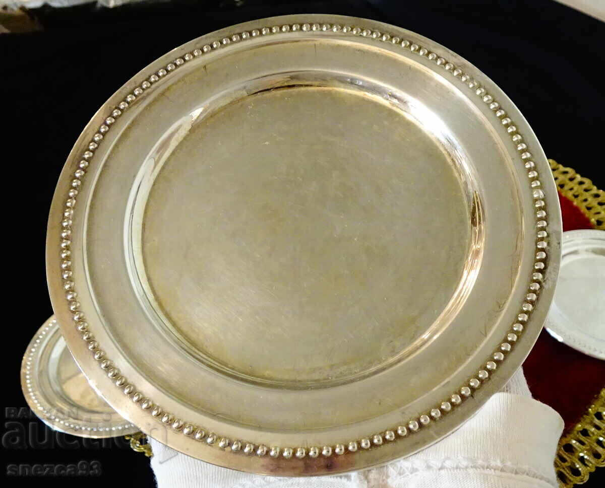 Доставка на Посребрени бронзови чинии,перлен релеф.