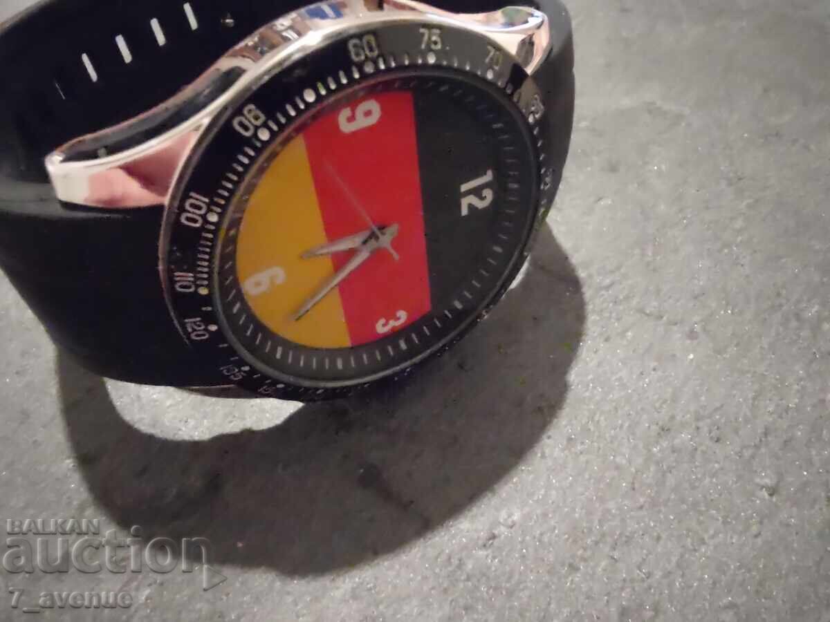 Ρολόι χειρός με τη σημαία της Γερμανίας, πολύ ωραίο 5.12.2025 με τιμή 169.00 BGN | € 86.41