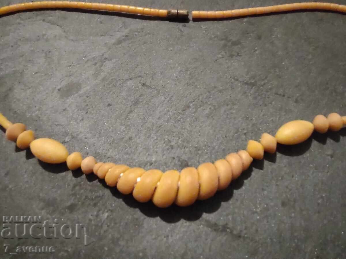 Colier, bijuterie veche, lănțișor 70's 5.12.25 cu preț 9.00 BGN | € 4.60