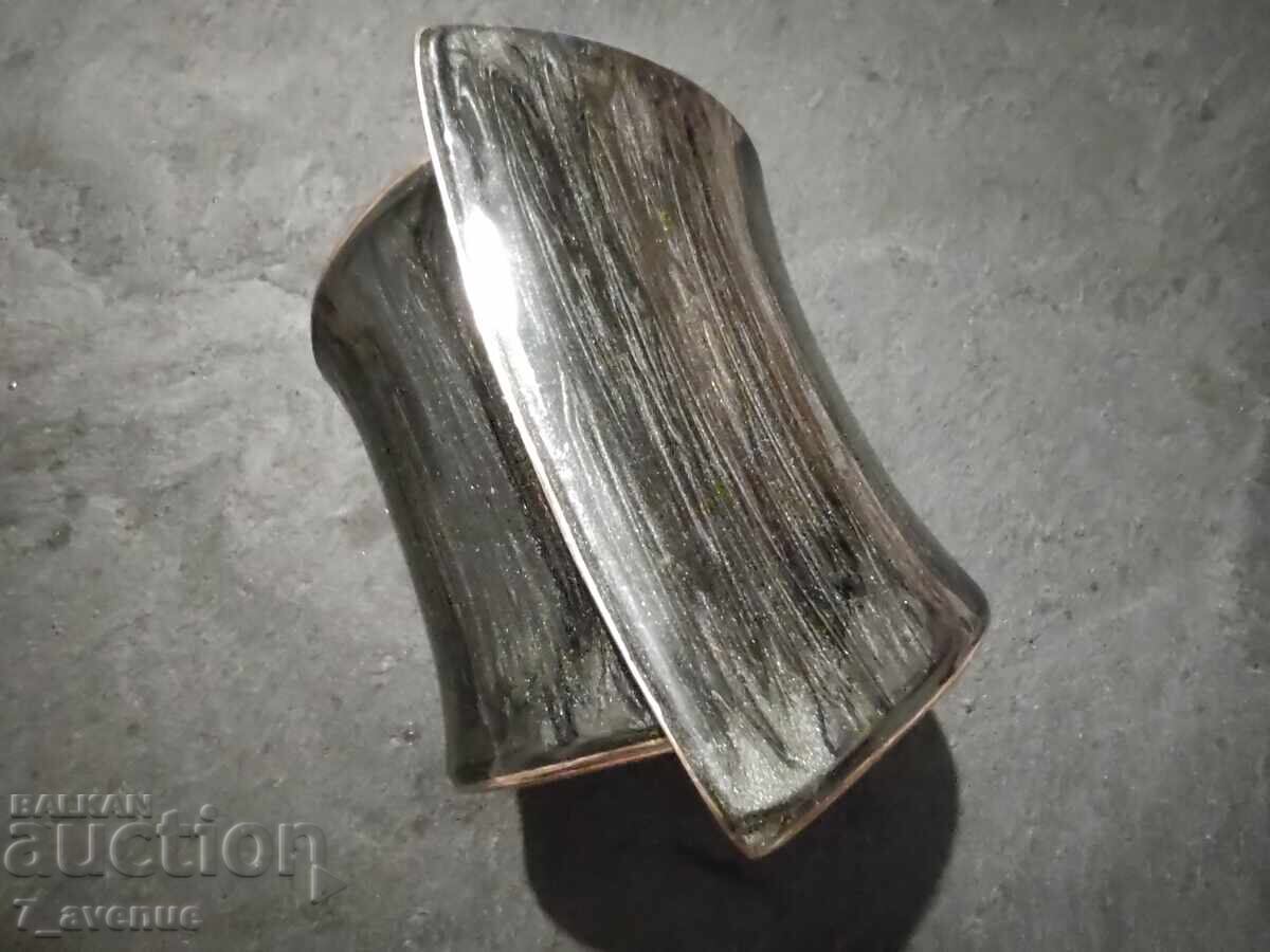 Една различна гривна 70те 5.12.25 с цена 69.00 лв. | € 35.28