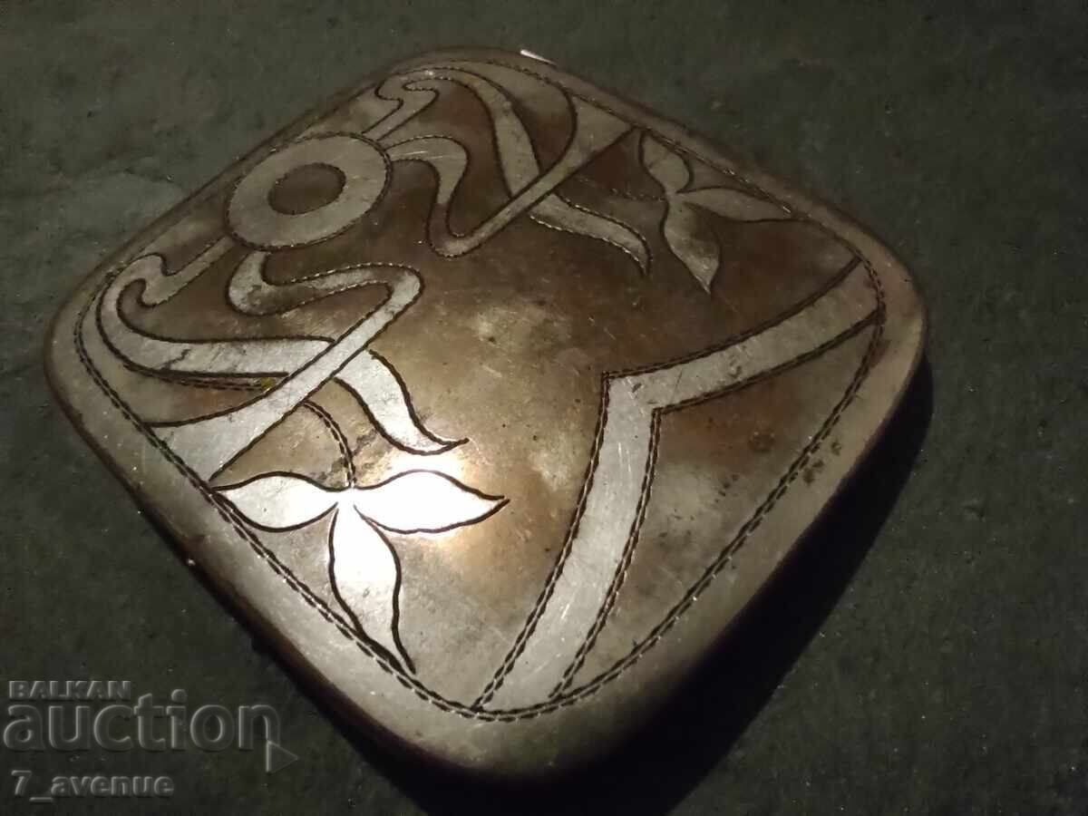 Auction Old interesting collector's snuffbox 5.12.25 Auction Old interesting collector's snuffbox 5.12.25