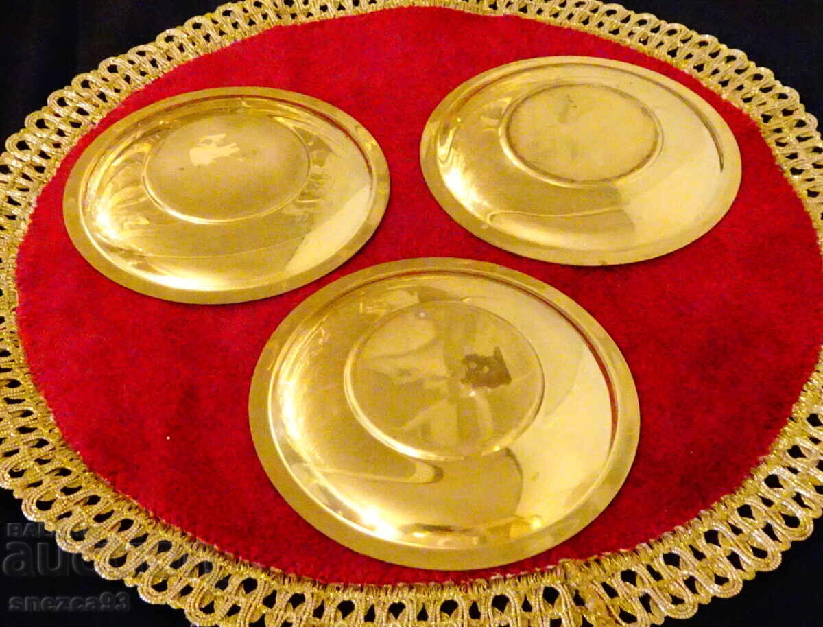 Бронзови чинии 3 броя. с цена 10.00 лв. | € 5.11