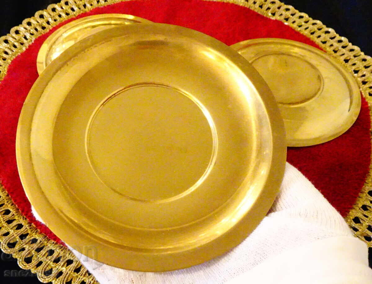 Аукцион Бронзови чинии 3 броя.