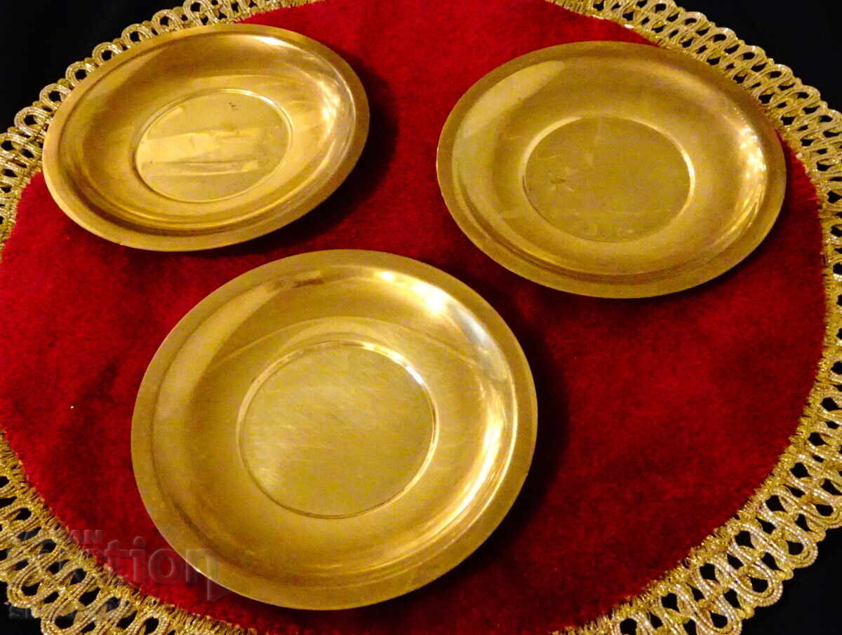 Бронзови чинии 3 броя.