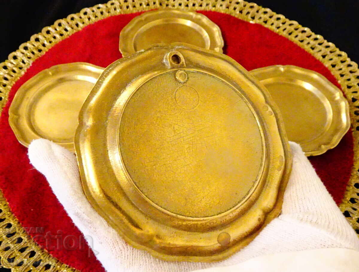 Δημοπρασία Σετ από 4 βαριές μπρούτζινες πιατέλες