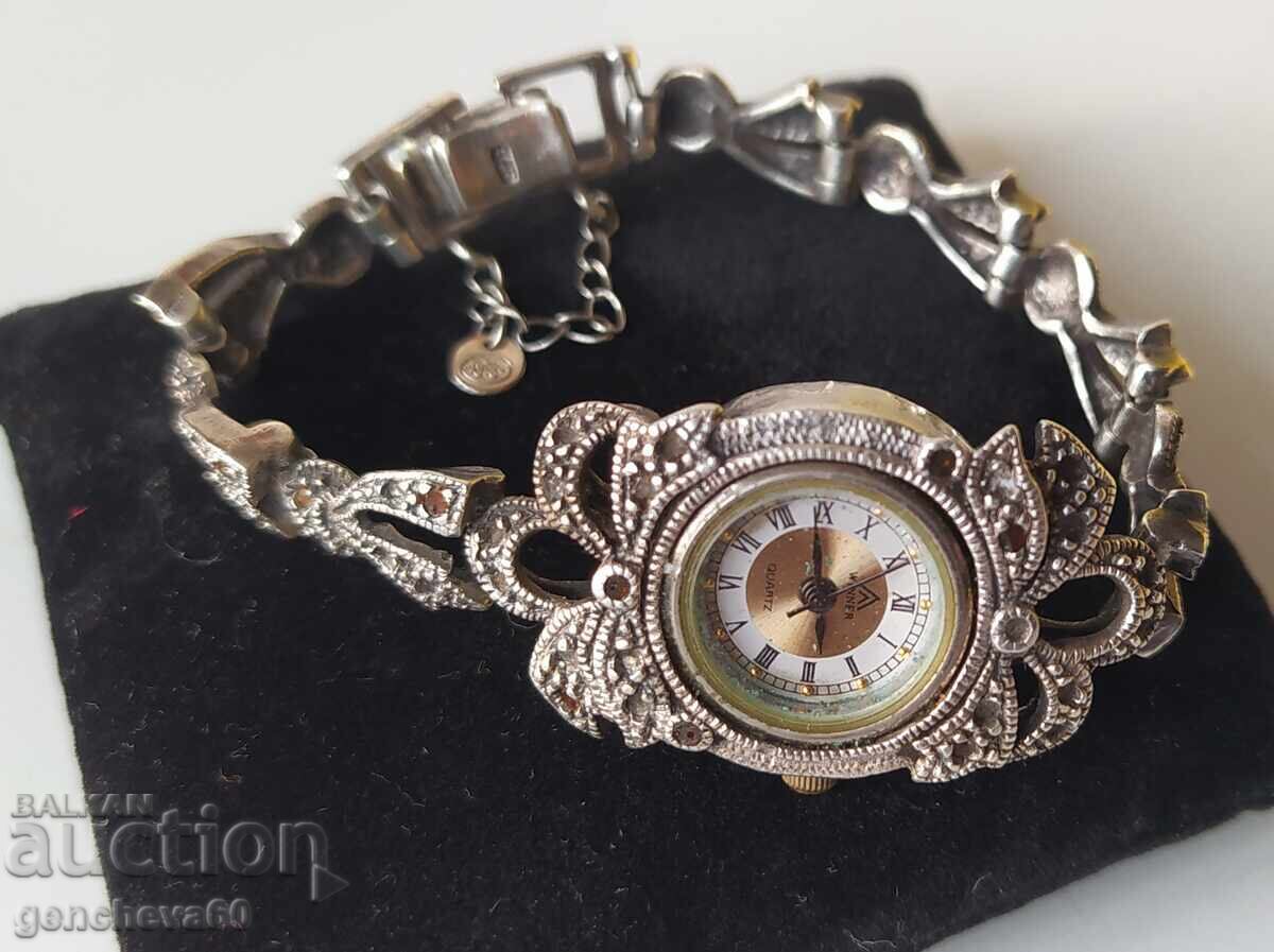 Vintage WINNER watch with a silver chain