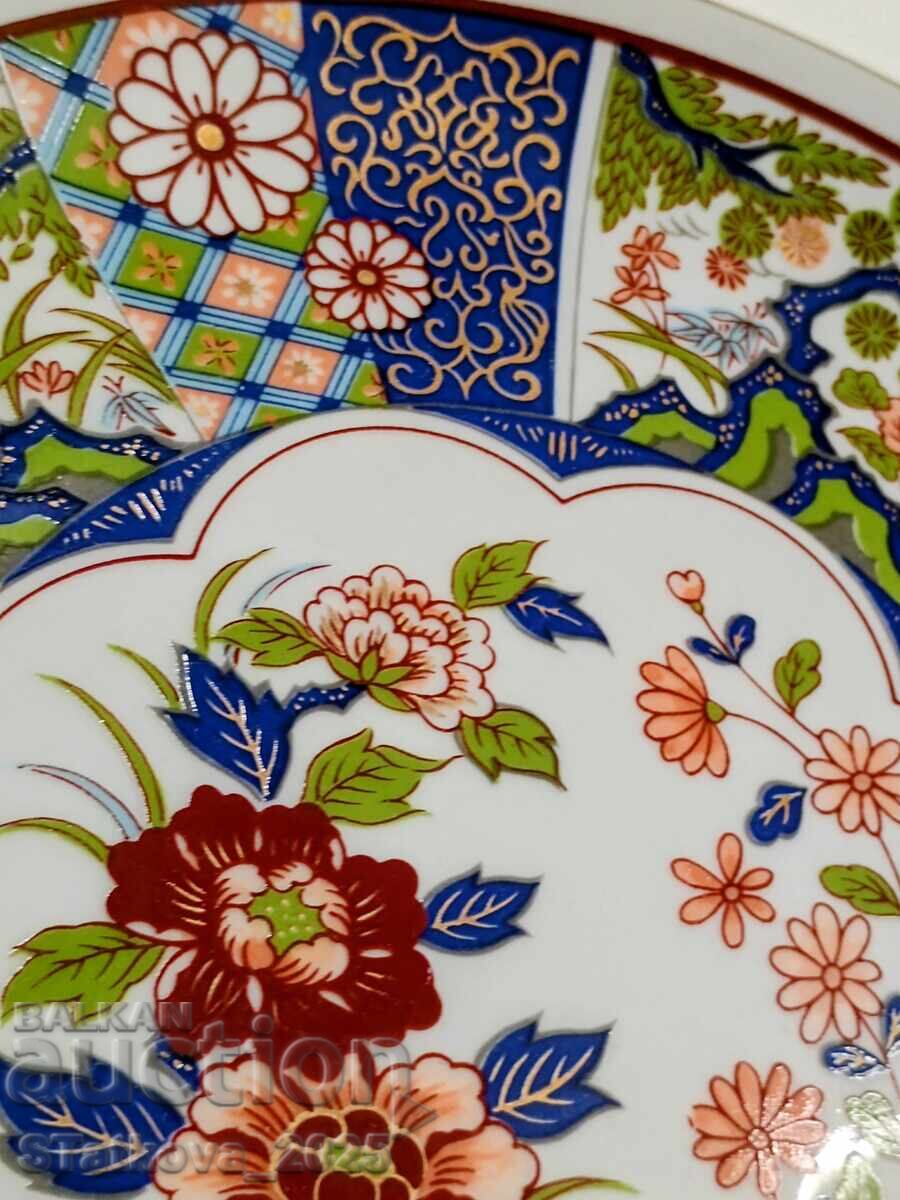 Delivery of Japanese Decorative Plate in Imari Style (Eiwa Kinsei)