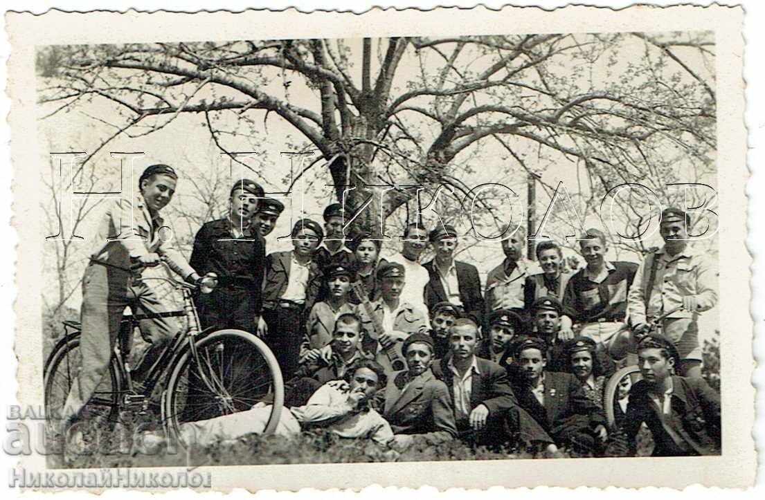 1950 FOTOGRAFIE MICĂ VECHE VARNA TRACATA GIMNAZIASTI CLASA VII E708