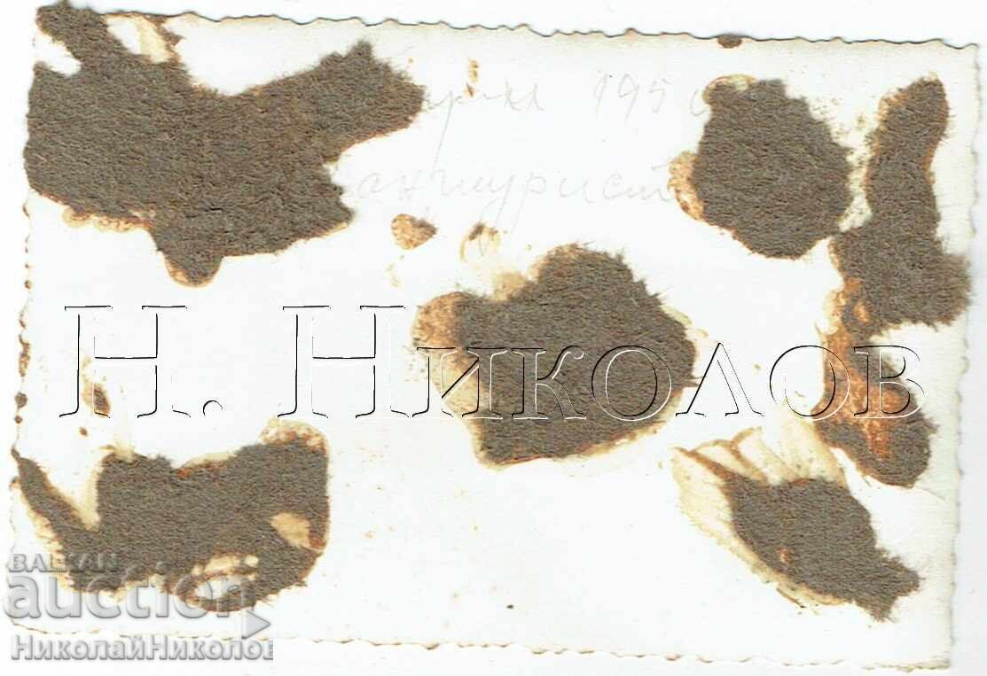 1950 МАЛКА СТАРА СНИМКА ВАРНА ГИМНАЗИСТИ БАЛКАНТУРИСТ Е709 с цена 2.00 лв. | € 1.02