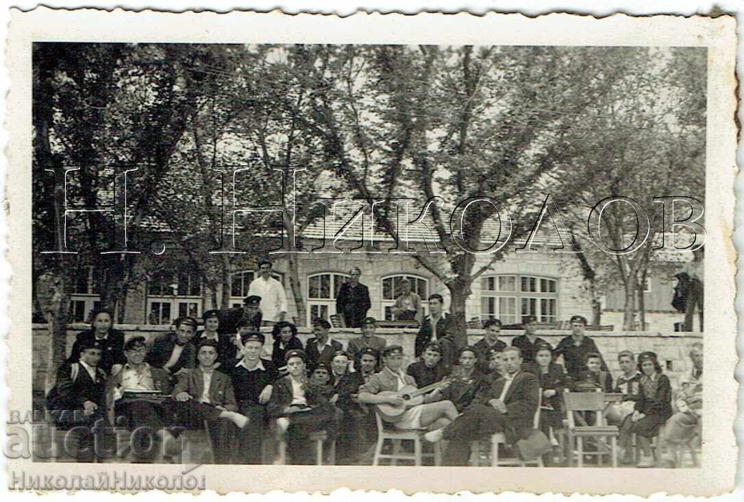 1950 МАЛКА СТАРА СНИМКА ВАРНА ГИМНАЗИСТИ БАЛКАНТУРИСТ Е709