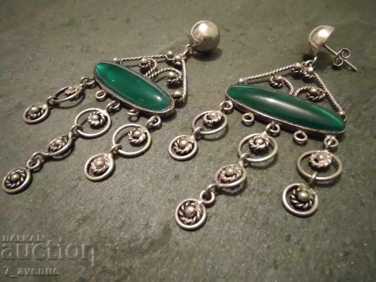 Сребърни дълги обици със зелен Ахат, с печати 6.12.25 с цена 199.00 лв. | € 101.75 Сребърни дълги обици със зелен Ахат, с печати 6.12.25 с цена 199.00 лв. | € 101.75