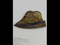 Broșă elegantă antică din argint cu aurire și email-șapcă