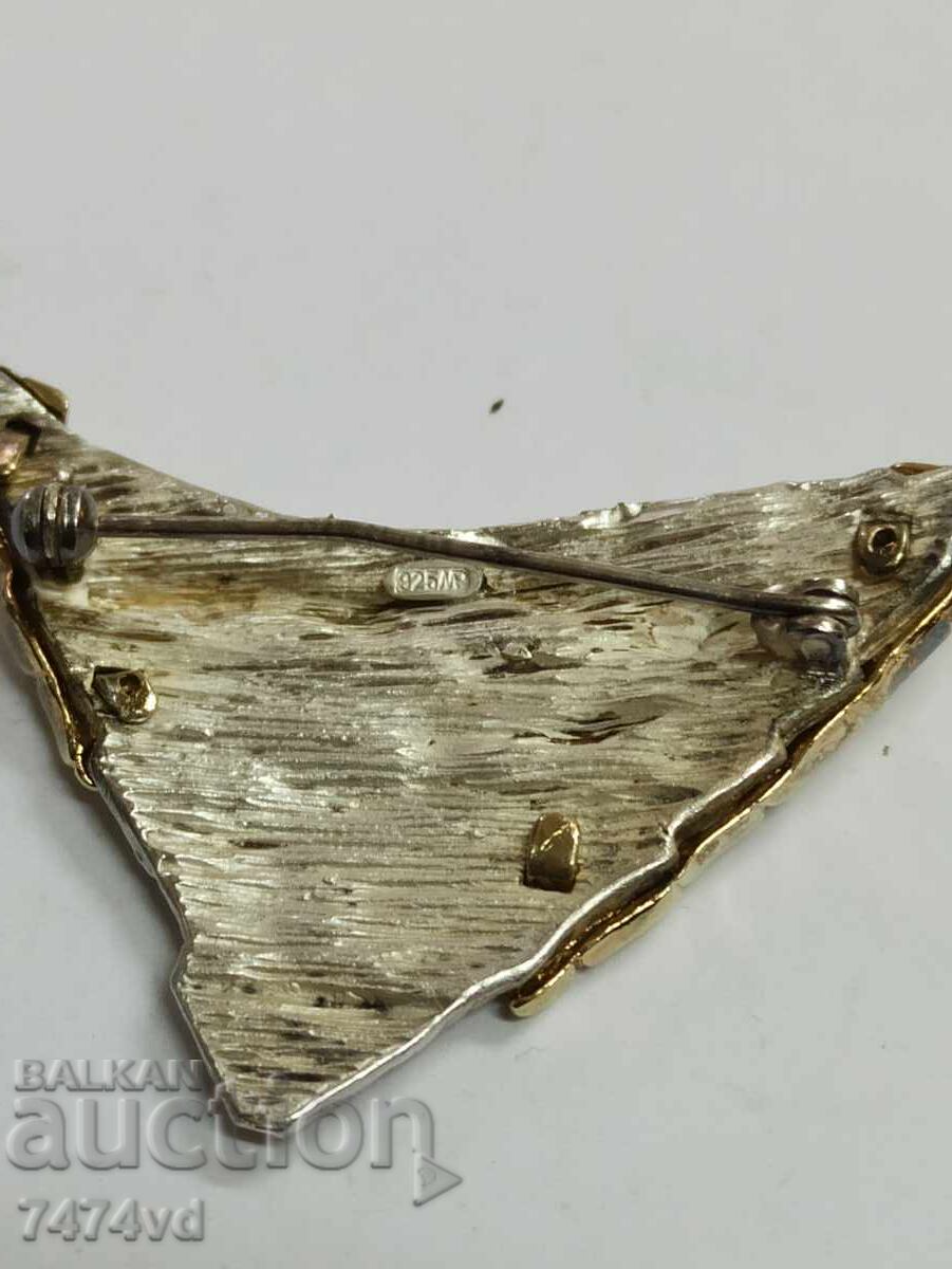 Auction SILVER BROOCH WITH GOLD PLATING, NON-STANDARD SHAPE Auction SILVER BROOCH WITH GOLD PLATING, NON-STANDARD SHAPE