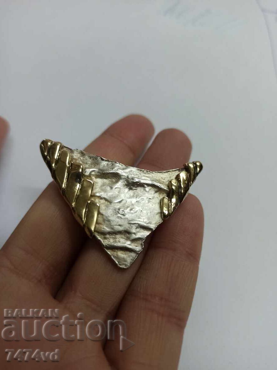 SILVER BROOCH WITH GOLD PLATING, NON-STANDARD SHAPE - 5 SILVER BROOCH WITH GOLD PLATING, NON-STANDARD SHAPE - 5