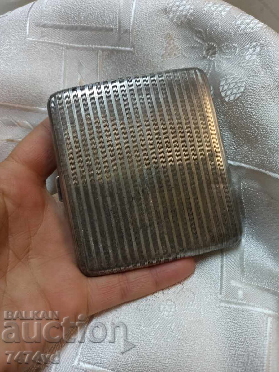 Tabacheră din argint - 80 g, argint francez .950 (1er titre) Tabacheră din argint - 80 g, argint francez .950 (1er titre)