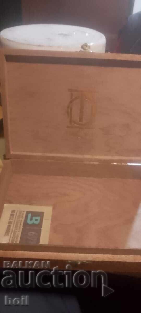 Ξύλινο κουτί για πούρα Ξύλινο κουτί για πούρα