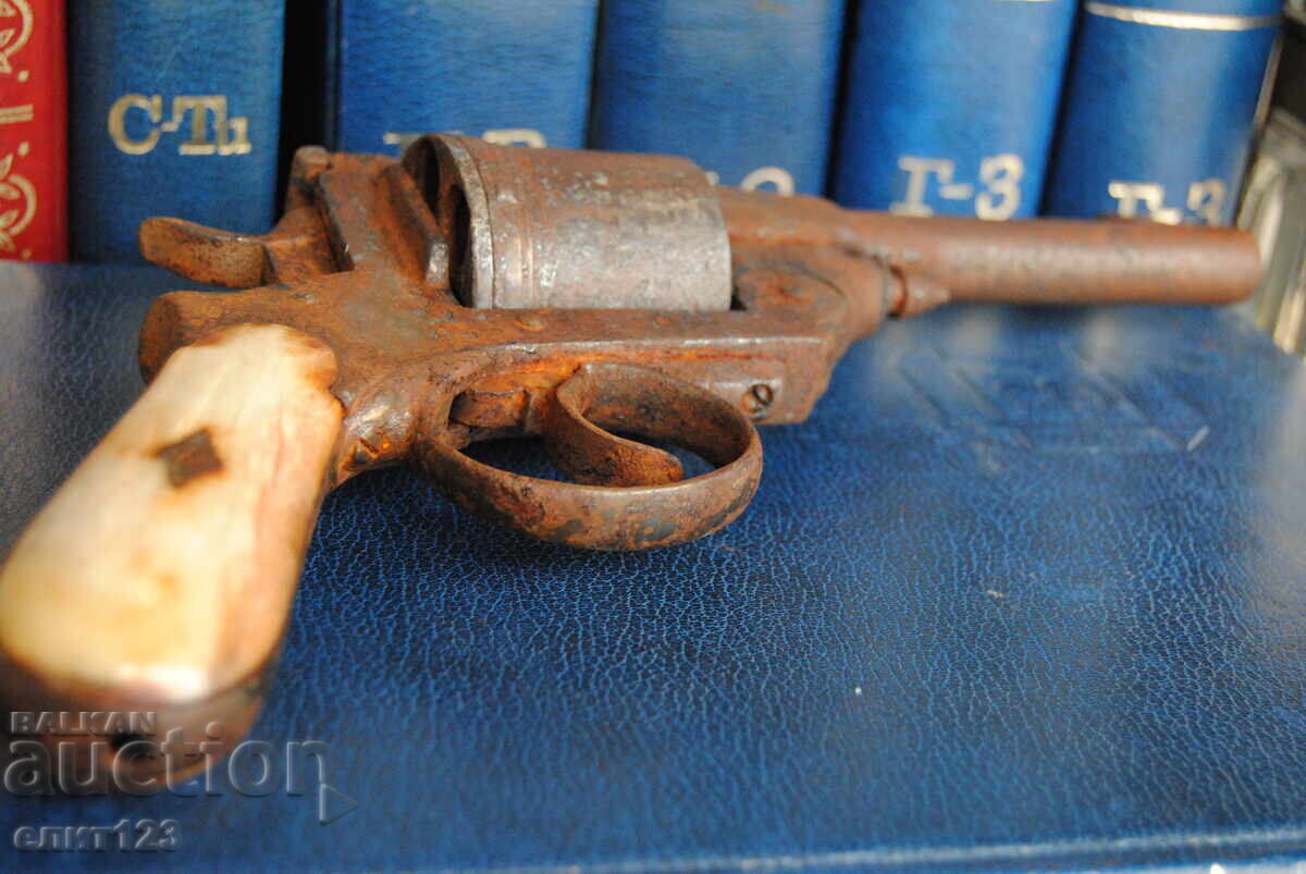 Доставка на Стар револвер Доставка на Стар револвер