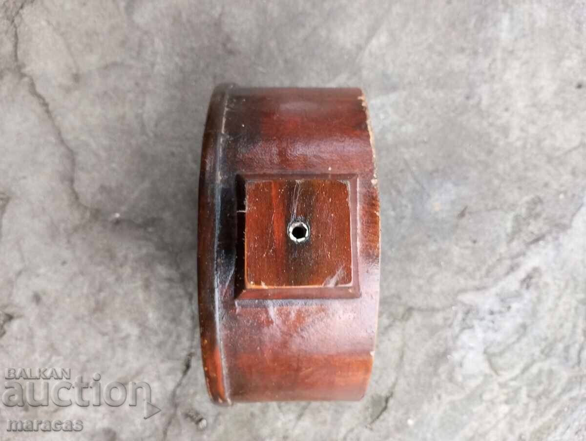 Delivery of Wooden box from a table clock