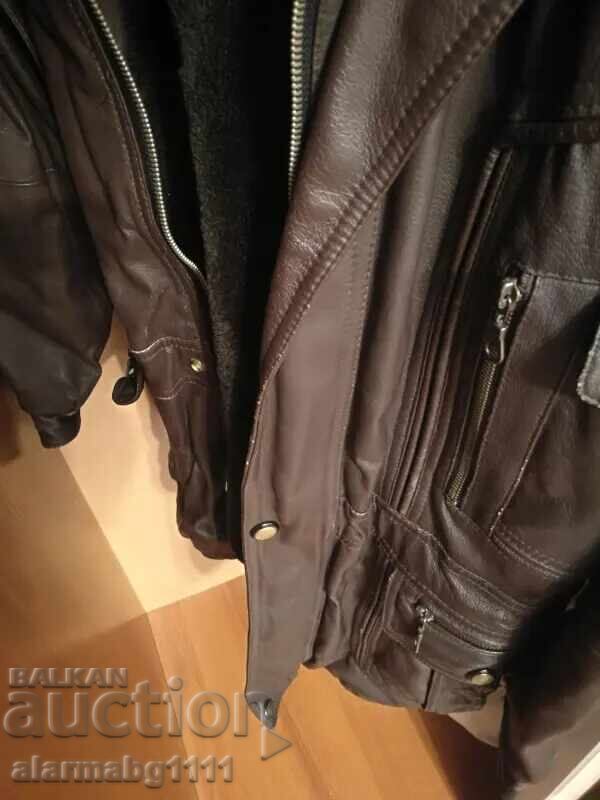 Зимно мъжко кожено яке,57см м/у раменете с цена 42.00 лв. | € 21.47 Зимно мъжко кожено яке,57см м/у раменете с цена 42.00 лв. | € 21.47