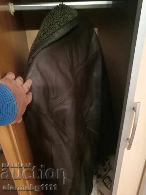 Аукцион Зимно мъжко кожено яке,57см м/у раменете Аукцион Зимно мъжко кожено яке,57см м/у раменете