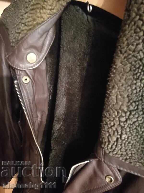 Доставка на Зимно мъжко кожено яке,57см м/у раменете Доставка на Зимно мъжко кожено яке,57см м/у раменете