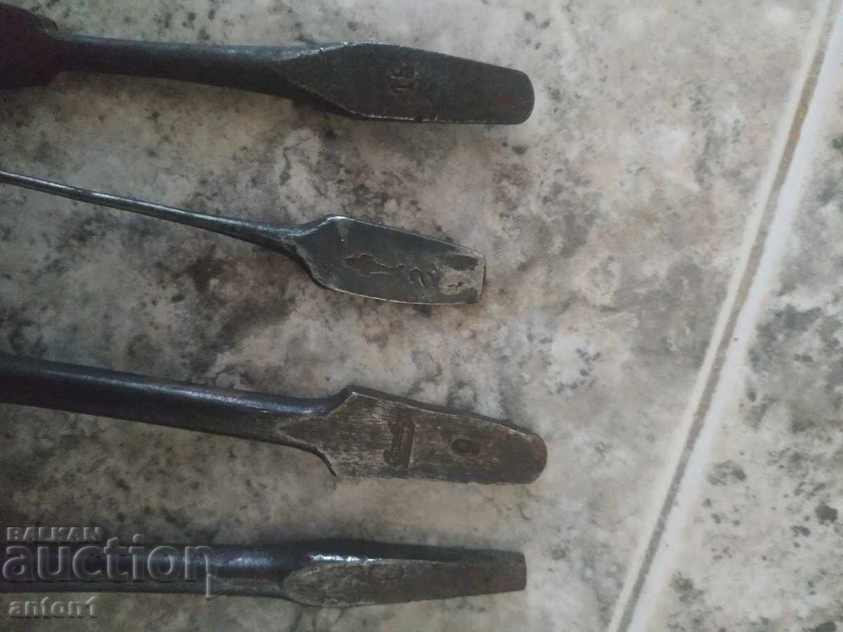 Инструменти с цена € 15.01 | 29.36 лв.