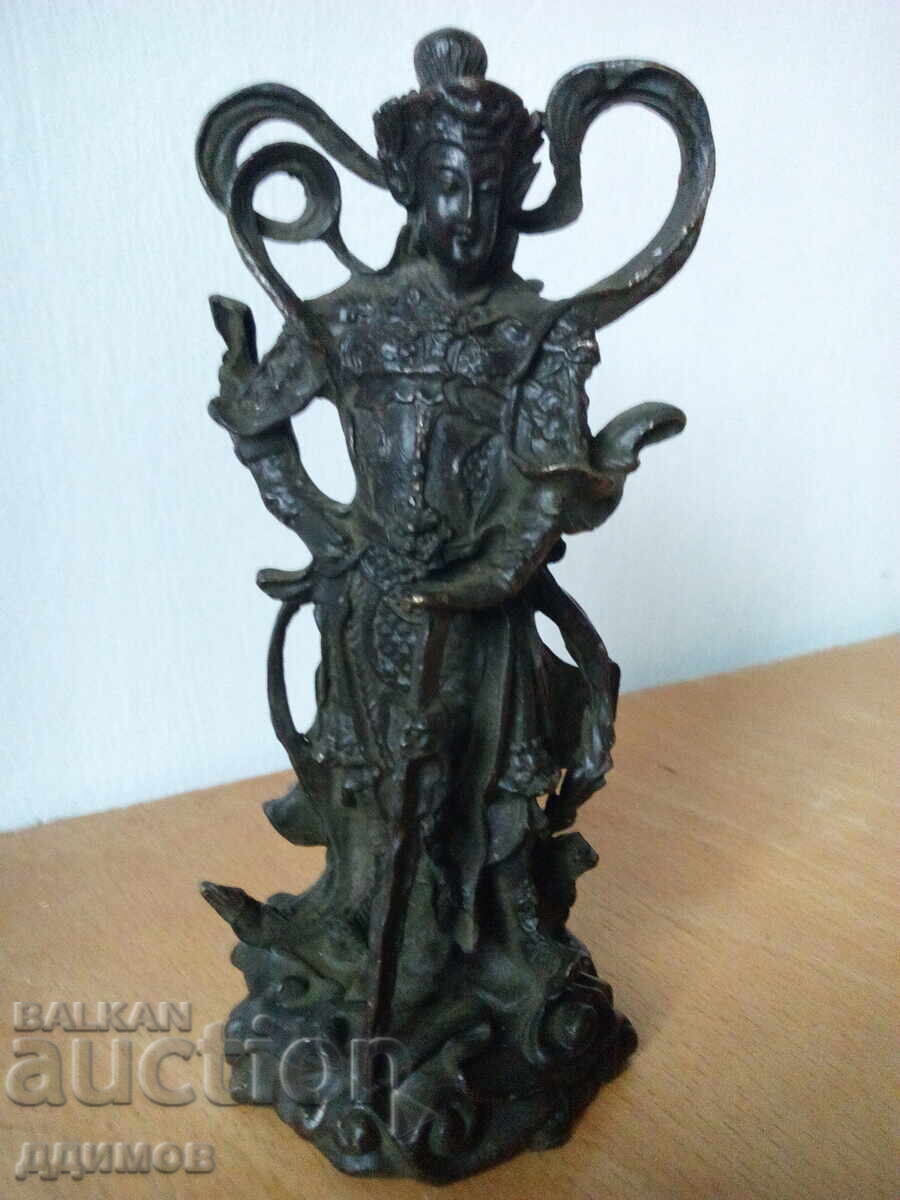 Delivery of Antique bronze statuette Delivery of Antique bronze statuette