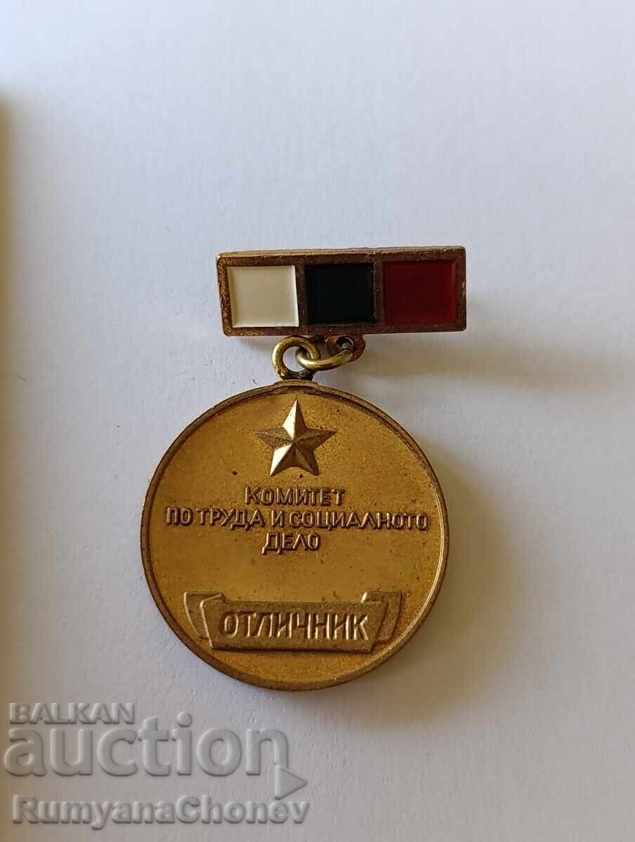 Delivery of Excellent Student Medals Delivery of Excellent Student Medals