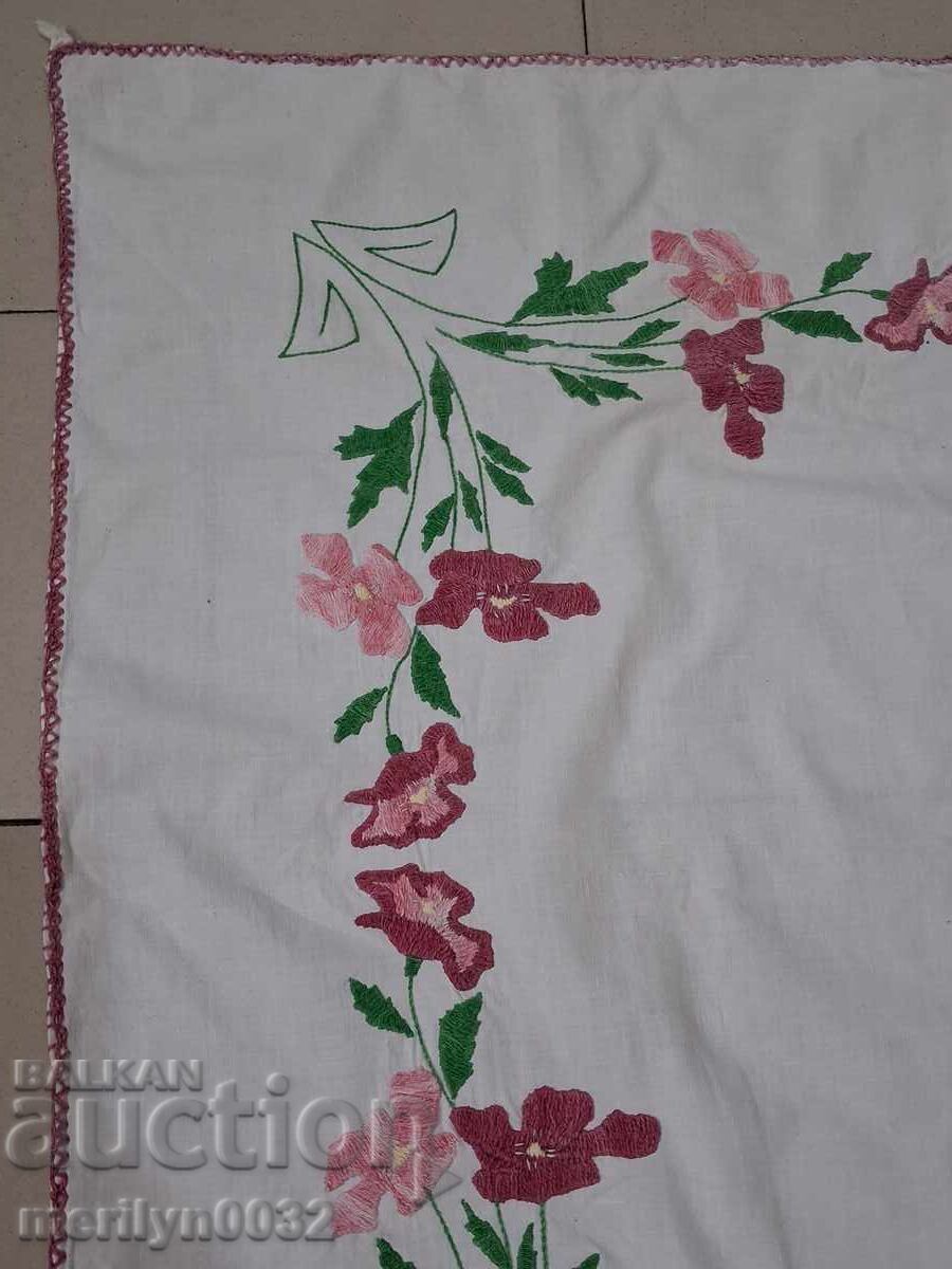 Παλιό κεντημένο τραπεζομάντιλο milo Βουλγαρικό κεντητικό χαλί με τιμή 61.00 BGN | € 31.19 Παλιό κεντημένο τραπεζομάντιλο milo Βουλγαρικό κεντητικό χαλί με τιμή 61.00 BGN | € 31.19