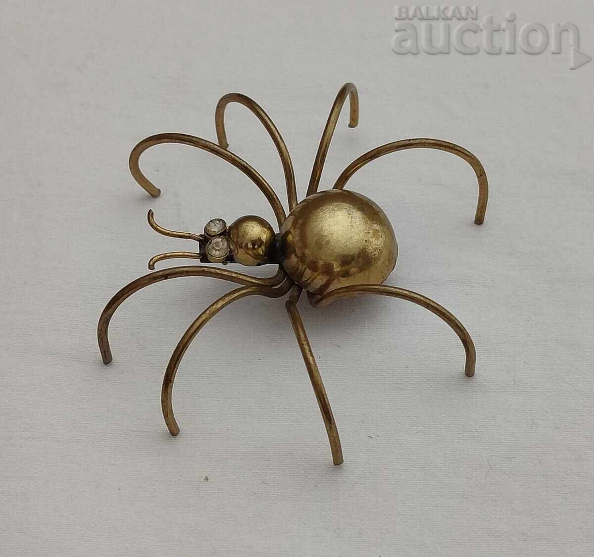 Old Brooch with price 25.00 BGN | € 12.78 Old Brooch with price 25.00 BGN | € 12.78