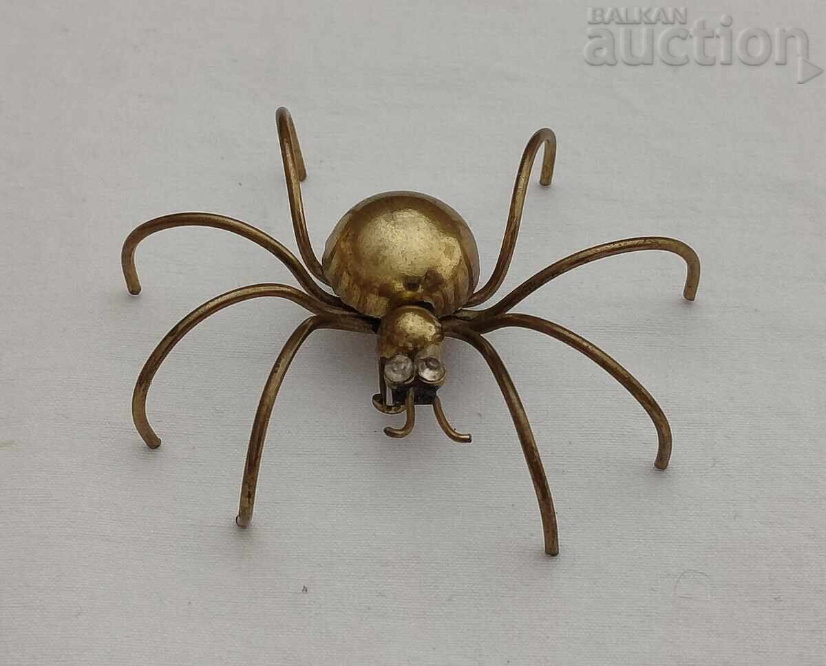 Delivery of Old Brooch Delivery of Old Brooch