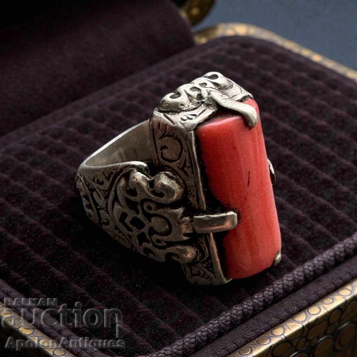 Аукцион Стар Сребърен Пръстен с Корал Аукцион Стар Сребърен Пръстен с Корал