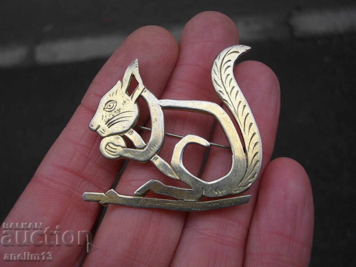 OLD BROOCH SQUIRREL with price € 8.00 | 15.65 BGN OLD BROOCH SQUIRREL with price € 8.00 | 15.65 BGN