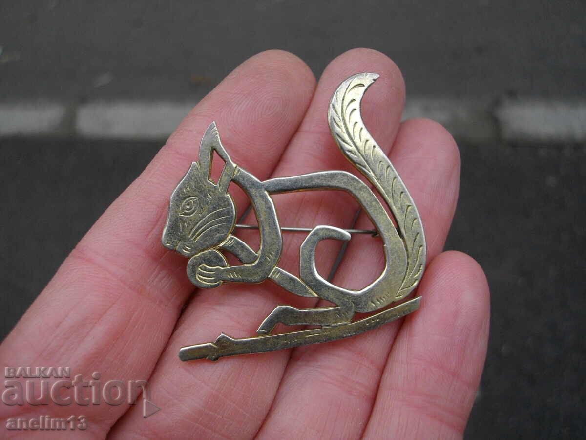 Delivery of OLD BROOCH SQUIRREL Delivery of OLD BROOCH SQUIRREL