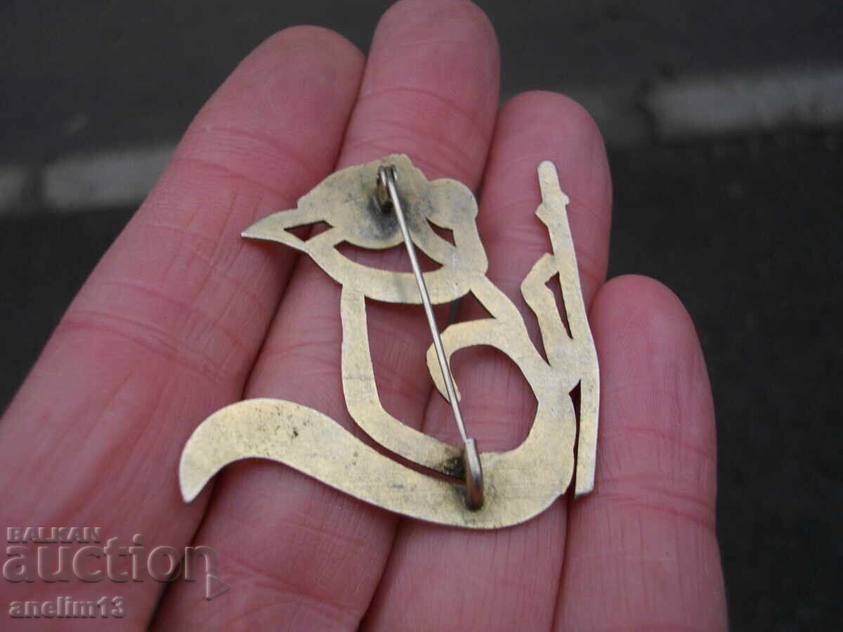 OLD BROOCH SQUIRREL - 6 OLD BROOCH SQUIRREL - 6