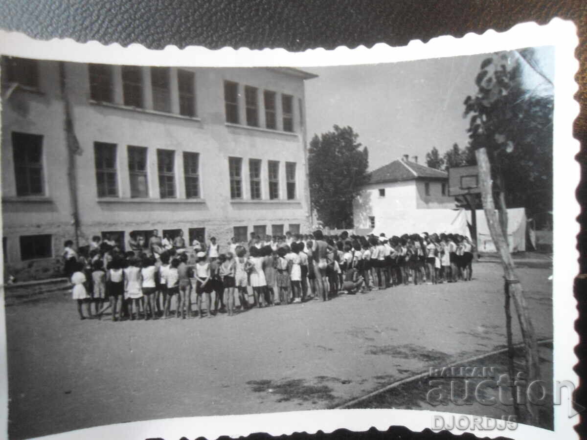 9.VIII.1960 g., Miciurin, rămas bun de la 7 detașamente din Velingrad 9.VIII.1960 g., Miciurin, rămas bun de la 7 detașamente din Velingrad