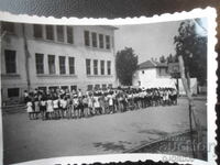 9.VIII.1960 g., Miciurin, rămas bun de la 7 detașamente din Velingrad
