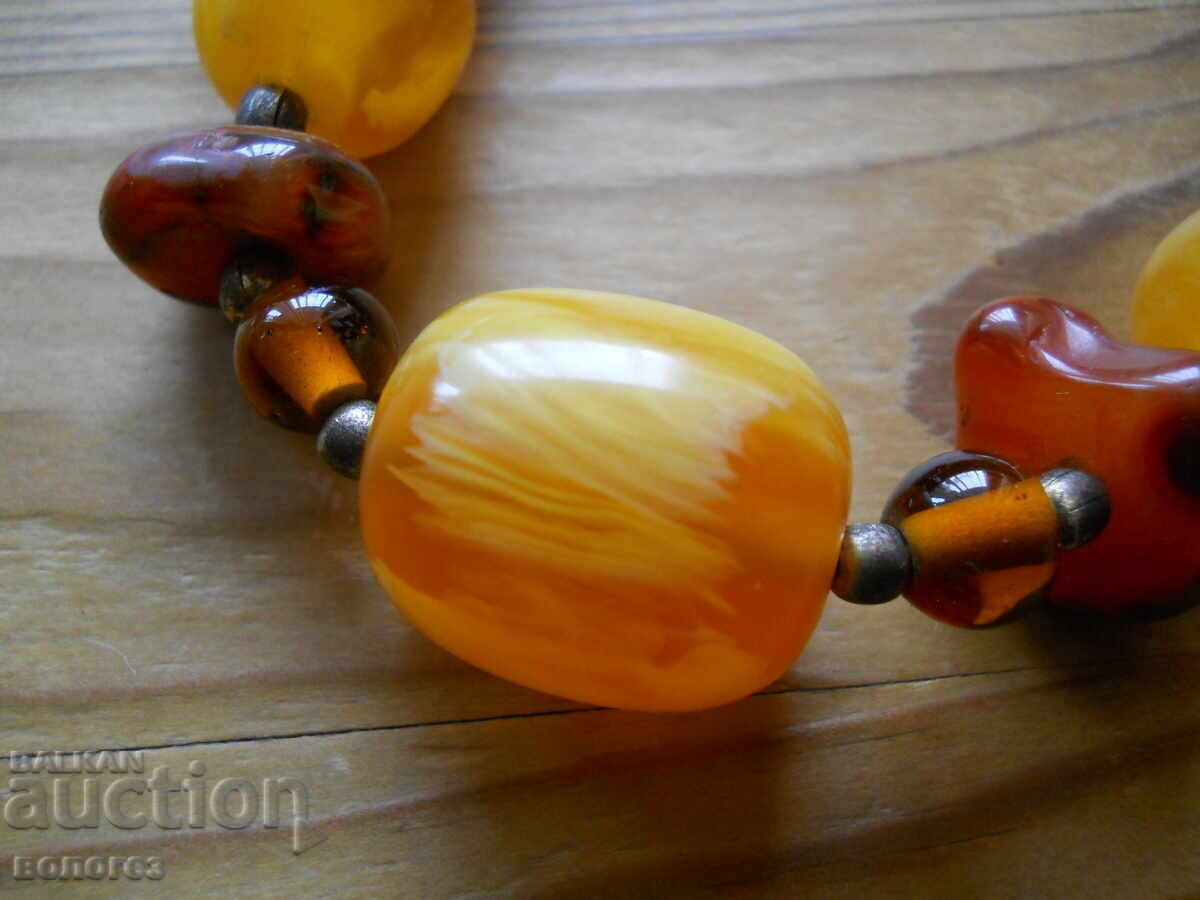 Κολιέ από κεχριμπάρι της Βαλτικής αντίκα με τιμή 480.00 BGN | € 245.42 Κολιέ από κεχριμπάρι της Βαλτικής αντίκα με τιμή 480.00 BGN | € 245.42