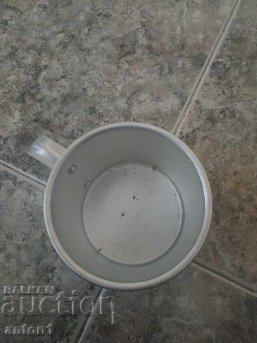 Military canteen with price 30.00 BGN | € 15.34 Military canteen with price 30.00 BGN | € 15.34