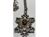 Старо сребърно колие с гранат