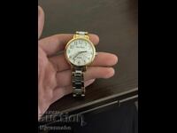 Quartz watch, pearl dial