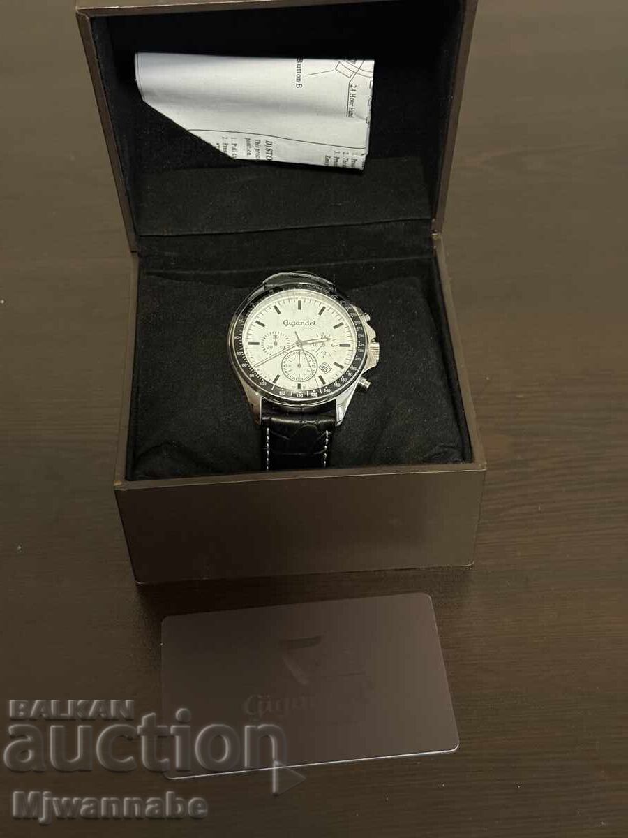 Часовник Guess collection дамски кварцов неизползван с цена 50.00 лв. | € 25.56 Часовник Guess collection дамски кварцов неизползван с цена 50.00 лв. | € 25.56