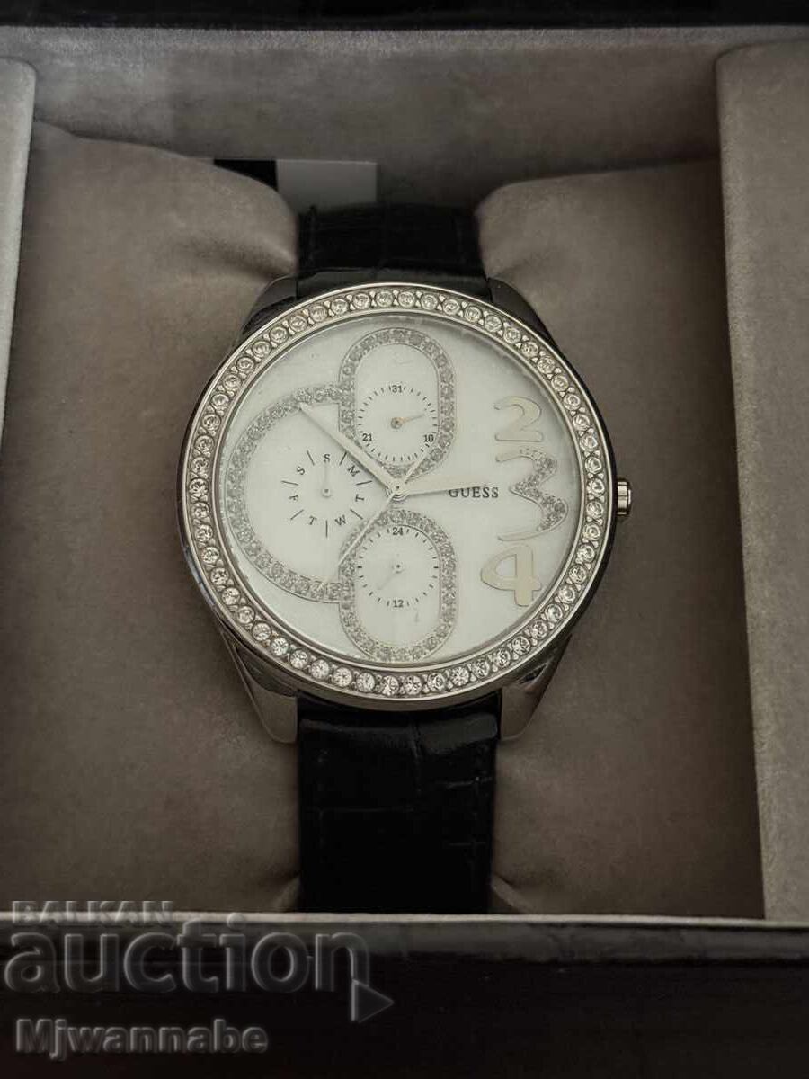 Часовник Guess collection дамски кварцов неизползван Часовник Guess collection дамски кварцов неизползван