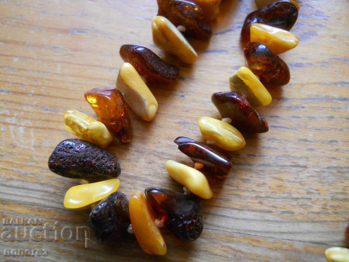 Κολιέ από κεχριμπάρι της Βαλτικής αντίκα με τιμή 320.00 BGN | € 163.61 Κολιέ από κεχριμπάρι της Βαλτικής αντίκα με τιμή 320.00 BGN | € 163.61