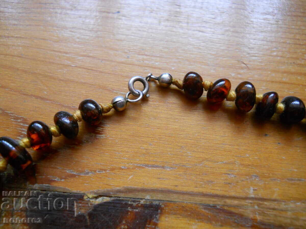 Antique Baltic amber necklace with a silver clasp - 6 Antique Baltic amber necklace with a silver clasp - 6