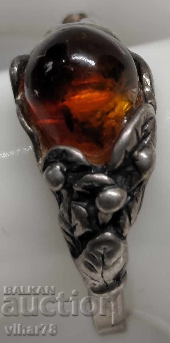 Παράδοση Γυναικείο ασημένιο δαχτυλίδι με κεχριμπάρι