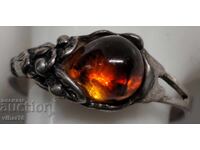 Inel de argint pentru damă cu chihlimbar