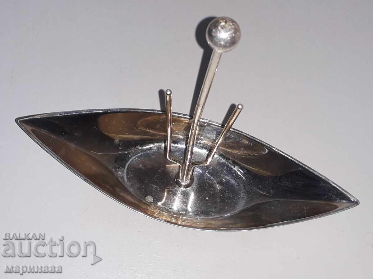 Доставка на СТАРА ПОСТАВКА ''ЛОДКА'' ЗА САЛФЕТКИ Доставка на СТАРА ПОСТАВКА ''ЛОДКА'' ЗА САЛФЕТКИ