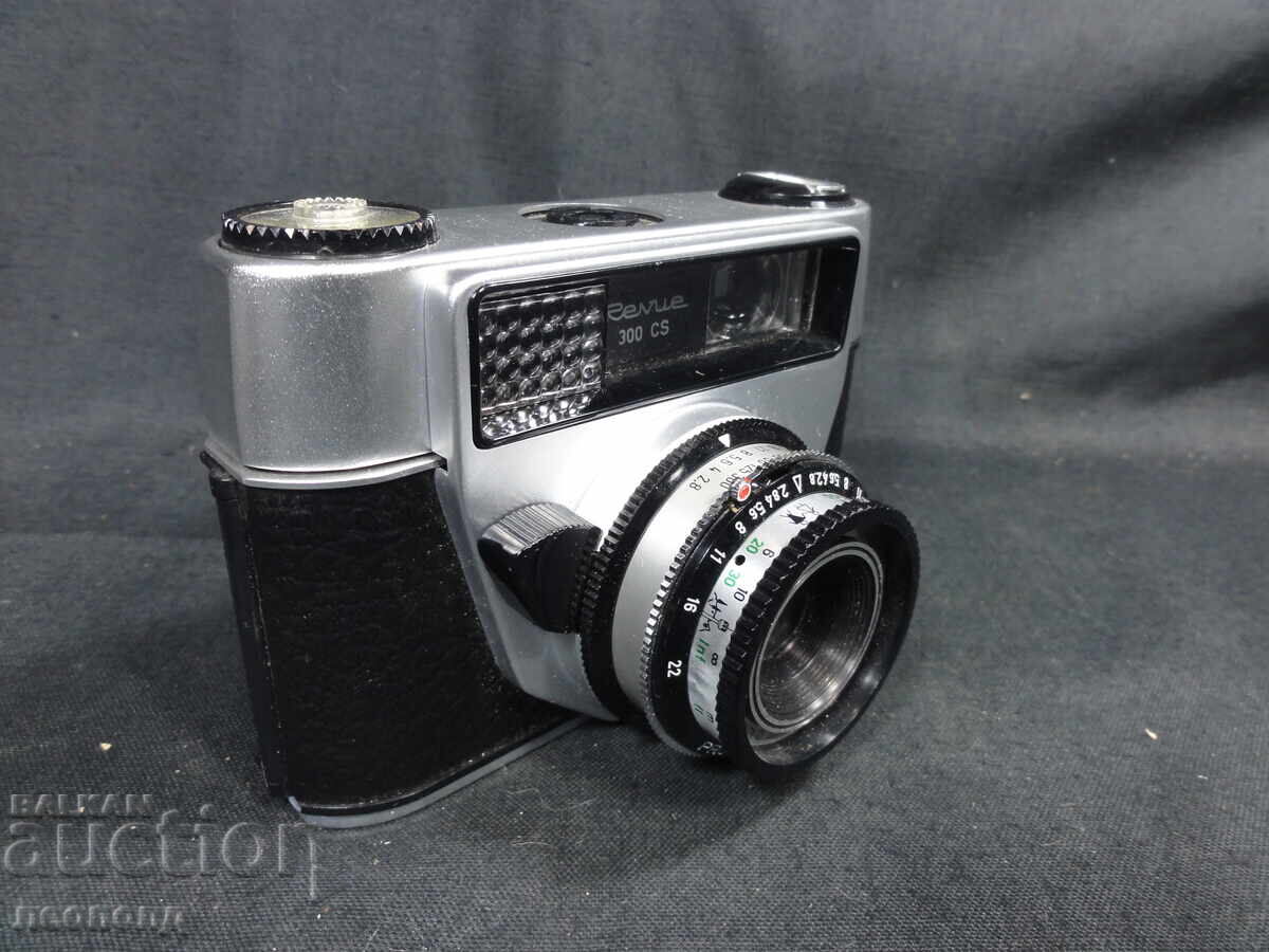 Auction BZTs STAR RETRO FILM CAMERA REVUE 300 CS Auction BZTs STAR RETRO FILM CAMERA REVUE 300 CS